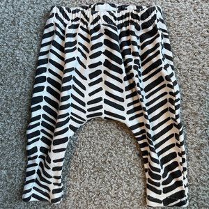 0-3M Periwinkle Jazz Black & White Leggings